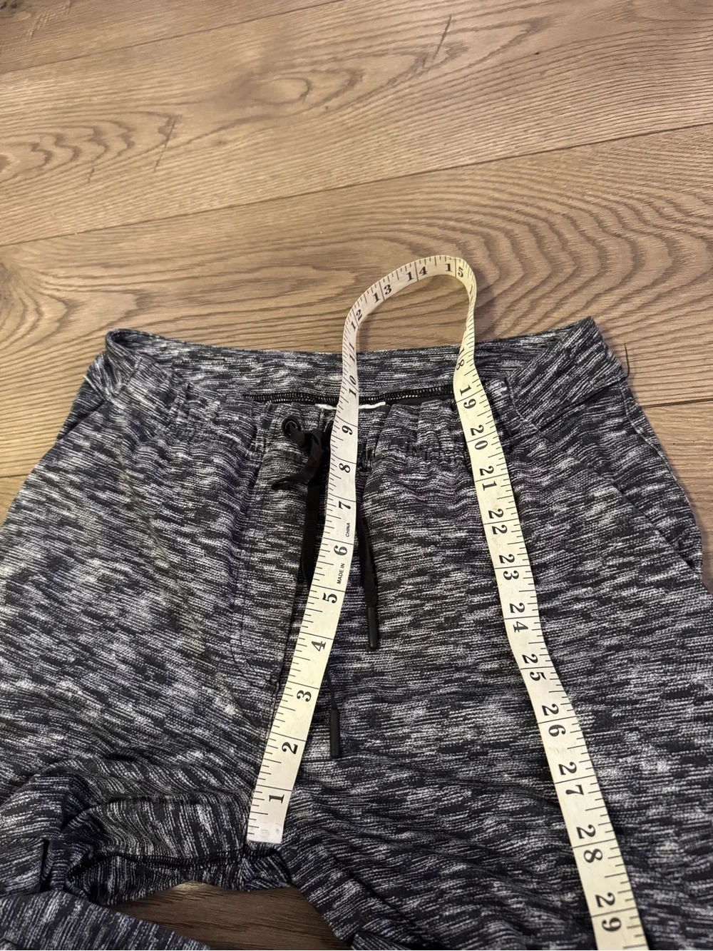 Lululemon Women’s Black & White Heathered Jogger Pants Size 4 Inseam 27”